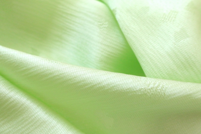 黄緑の絹織物