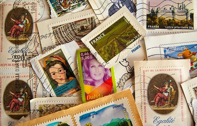 たくさんの外国の切手