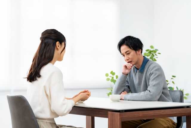 離婚後の結婚・婚約指輪を売るときは一度パートナーと話し合いの場を設けるのがいい